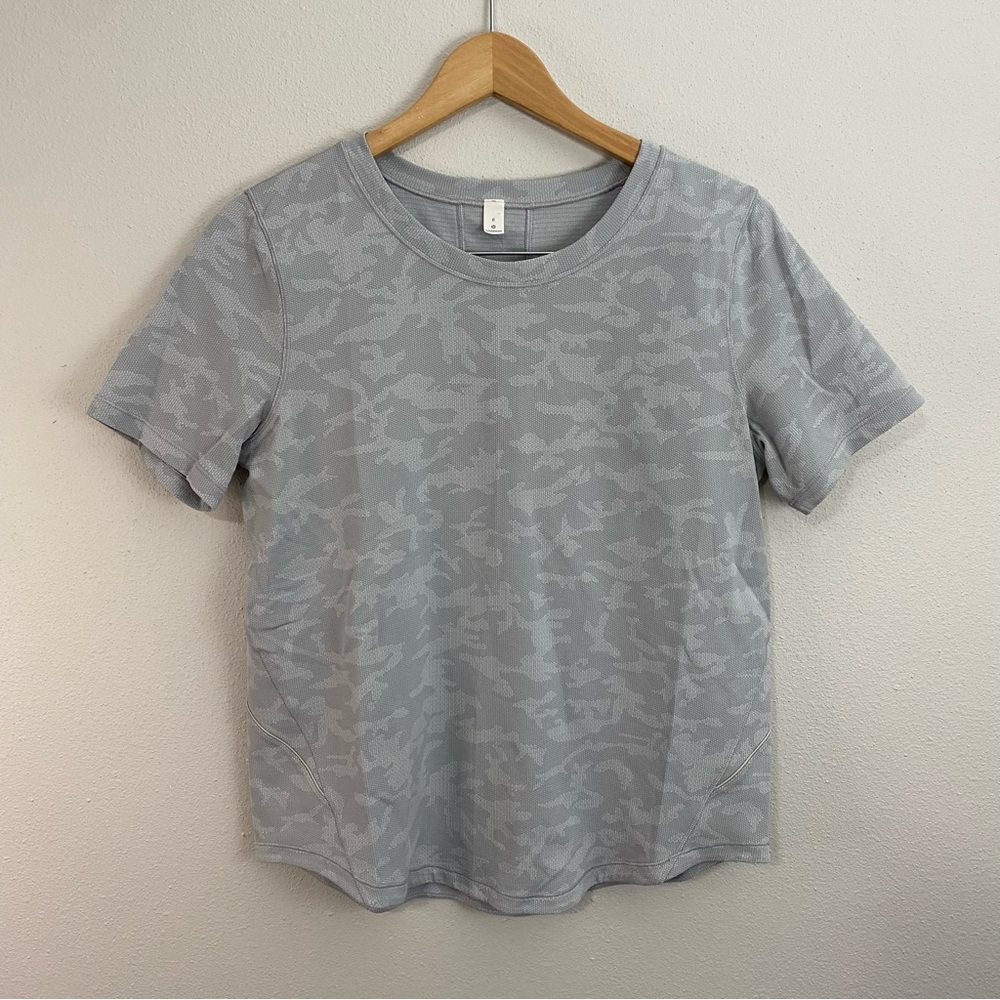 Lululemon Long Distance Incognito Camo Silver Drop Alpine‎ Short Sleeve Top Sz 8